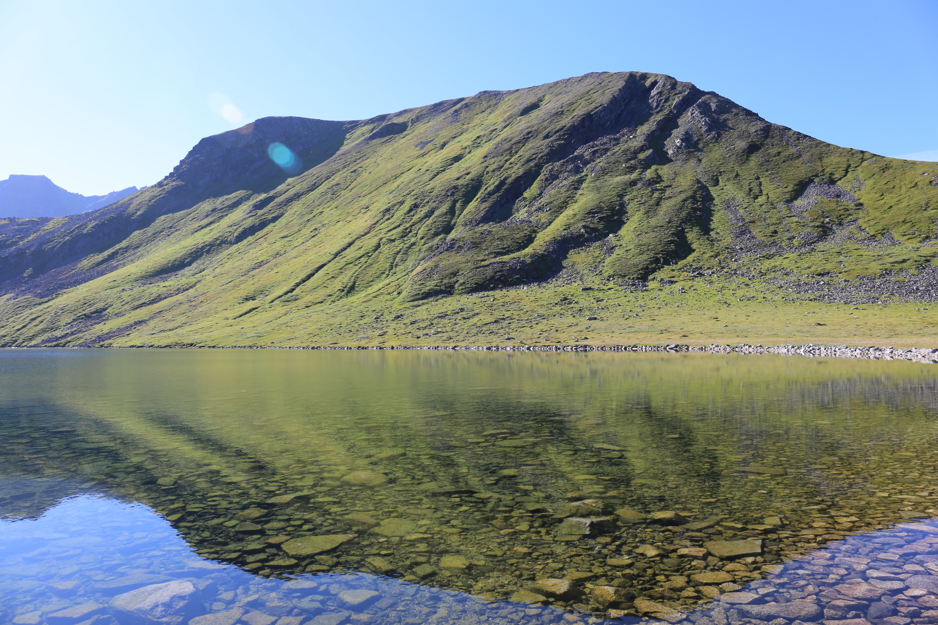 Sjö vid Middagsfjellet