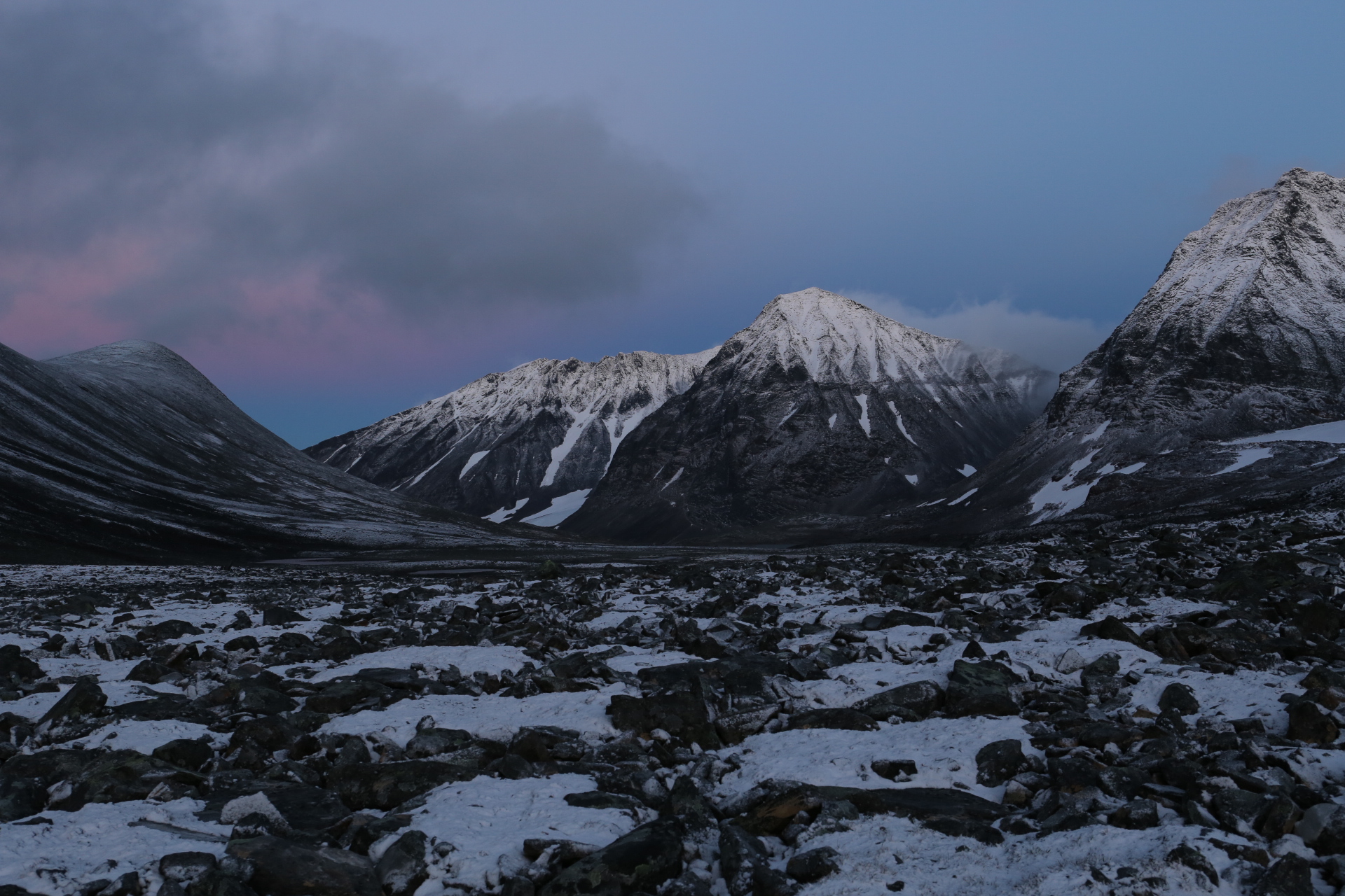 Pyramiden och Knivkammen 